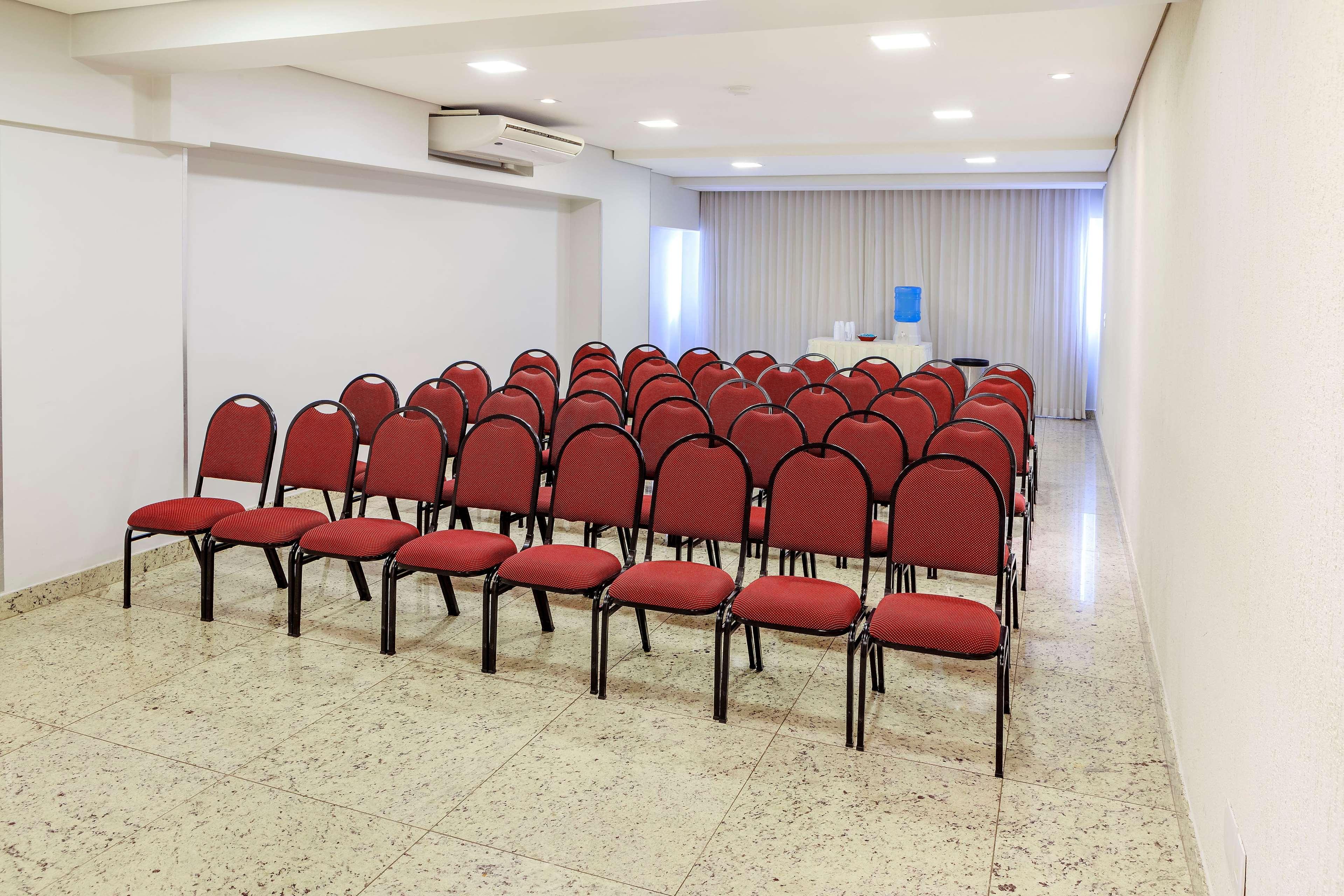 Ramada Hotel&Suites Lagoa Santa By Wyndham Exterior foto